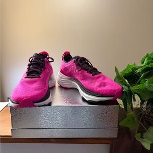 Stylish Pink Women's Puma Running Shoes